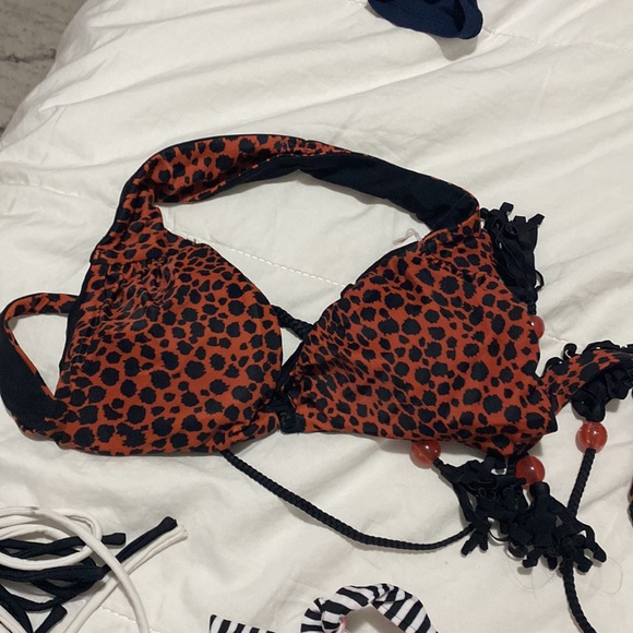 Assorted Victoria’s Secret bikinis size S - Picture 8 of 8